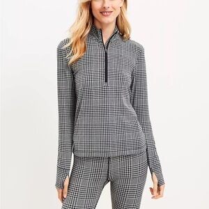 *NWT* Lou & Grey Houndstooth Softsculp Zip Top
